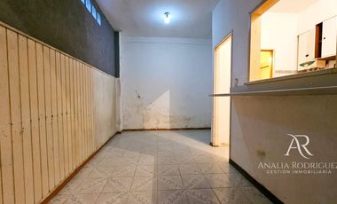 VENTA – VIVIENDA MULTIFAMILIAR – 3 DEPARTAMENTOS – SIN EXPENSAS – VILLA ADELINA