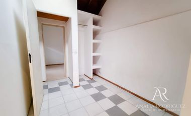 VENTA – VIVIENDA MULTIFAMILIAR – 3 DEPARTAMENTOS – SIN EXPENSAS – VILLA ADELINA