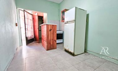 VENTA – VIVIENDA MULTIFAMILIAR – 3 DEPARTAMENTOS – SIN EXPENSAS – VILLA ADELINA