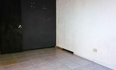 VENTA – VIVIENDA MULTIFAMILIAR – 3 DEPARTAMENTOS – SIN EXPENSAS – VILLA ADELINA