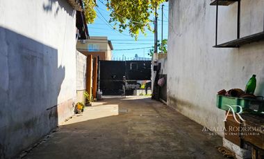 VENTA – VIVIENDA MULTIFAMILIAR – 3 DEPARTAMENTOS – SIN EXPENSAS – VILLA ADELINA