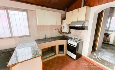 VENTA – VIVIENDA MULTIFAMILIAR – 3 DEPARTAMENTOS – SIN EXPENSAS – VILLA ADELINA