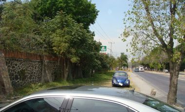 2 TERRENOS JUNTOS EN VENTA SOBRE PASEO CUAHUNAHUAC, JIUTEPEC MOR. LA JOYA.