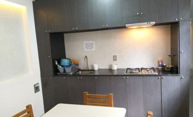 Habitación amueblada