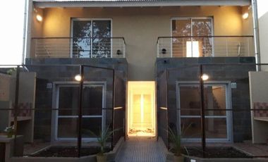 DUPLEX DE 2 AMB CON JARDIN Y COCHERA