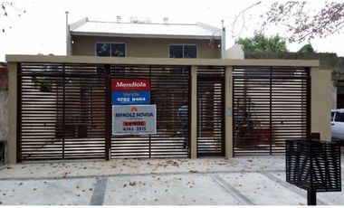 DUPLEX DE 2 AMB CON JARDIN Y COCHERA