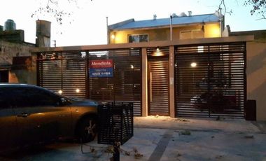 DUPLEX DE 2 AMB CON JARDIN Y COCHERA