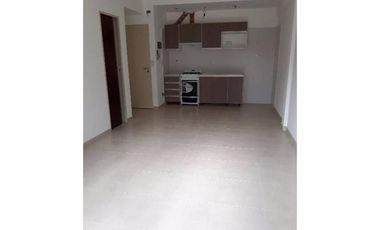 DUPLEX DE 2 AMB CON JARDIN Y COCHERA