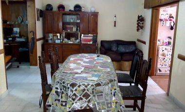 Casa de dos plantas Paso del Rey Norte