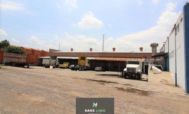 CENTRAL DE ABASTOS: OFICINAS Y TERRENO PROPIO PARA TRAILERS, EN CELAYA, GTO.