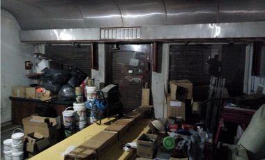 Casa de 4 amb con garage,patio,parque y local sobre Av comercial