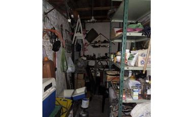 Casa de 4 amb con garage,patio,parque y local sobre Av comercial