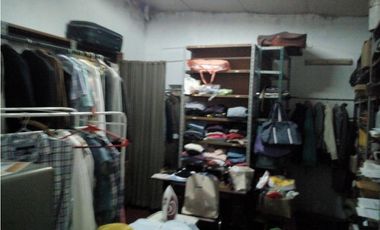 Casa de 4 amb con garage,patio,parque y local sobre Av comercial