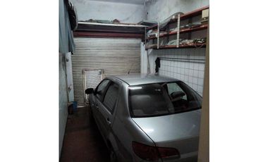 Casa de 4 amb con garage,patio,parque y local sobre Av comercial