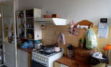 Casa de 4 amb con garage,patio,parque y local sobre Av comercial