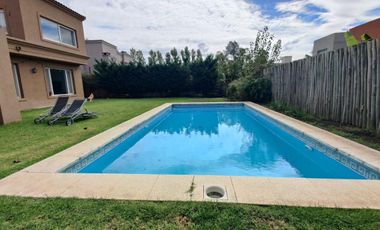 OPORTUNIDAD RETASADA! Hermosa Casa en Barrio privado LAS LIEBRES