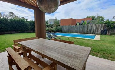 OPORTUNIDAD RETASADA! Hermosa Casa en Barrio privado LAS LIEBRES