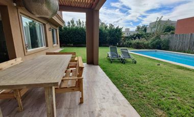 OPORTUNIDAD RETASADA! Hermosa Casa en Barrio privado LAS LIEBRES