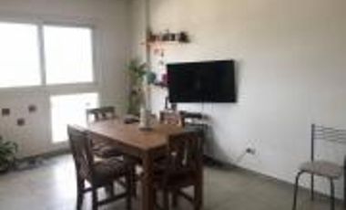 DEPARTAMENTO DE 2 AMBIENTES, BAULERA Y COCHERA EN BANFIELD.