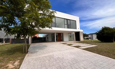 Casa - Rumenco