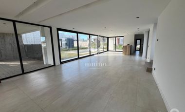 Casa - Rumenco