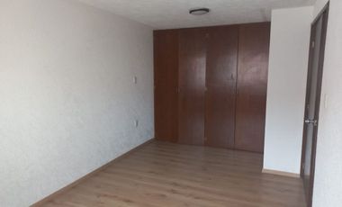 Amplia residencia fraccionamiento privado TOLUCA