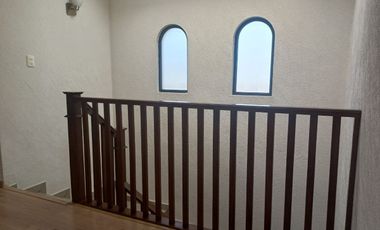 Amplia residencia fraccionamiento privado TOLUCA