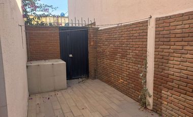 Amplia residencia fraccionamiento privado TOLUCA