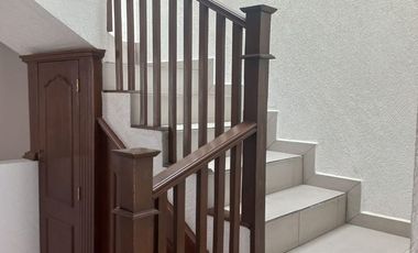 Amplia residencia fraccionamiento privado TOLUCA