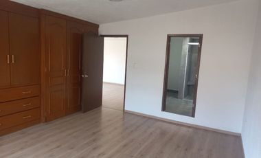Amplia residencia fraccionamiento privado TOLUCA