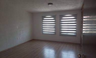 Amplia residencia fraccionamiento privado TOLUCA