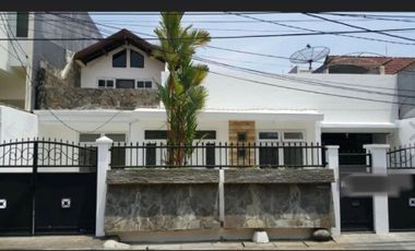 Rumah baru renov di darmo baru barat Surabaya barat