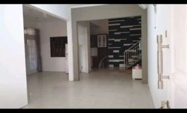 DISEWAKAN RUMAH FULL FURNISH KENCANA LOKA luas murah siap huni