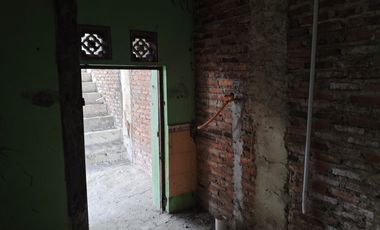 Rumah Strategis dekat Living Plaza Harapan Indah Bebas Banjir J-38803