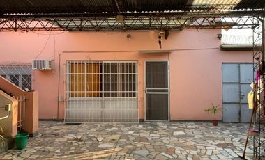 Esquina Venta en Block - Taller, Galpón y Vivienda. Acepta permuta dePh en las cercanías del centro de Lomas de Zamora