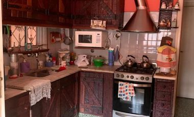 Esquina Venta en Block - Taller, Galpón y Vivienda. Acepta permuta dePh en las cercanías del centro de Lomas de Zamora