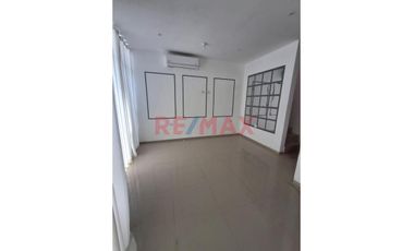 ¡Vive Con Estilo! Moderna Casa En Alquiler En Alameda Country Club – Piura