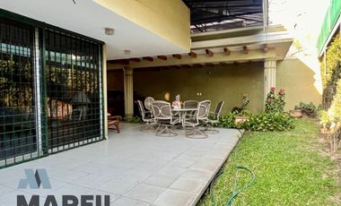 Casa en Venta Para Consultorios Oficinas Frente Jardin Corregidora Centro Colima