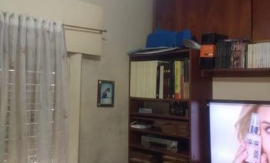 VENTA URGENTE - LIBRE DE GASTOS - CASA AMERICANA 3 AMBIENTES VILLA LUZUARIAGA