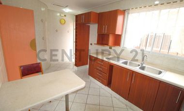 Se vende casa con potencial comercial en La Serena