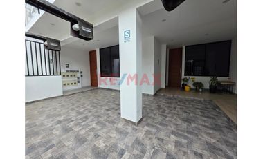 ✨ Departamento En Venta✨  – 🏡 Urb. Miraflores Country Club | Primer Piso | Estreno
