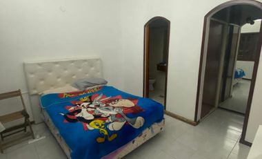 Excelente PH al frente, 3 dorm,2 baños, cochera, patio y quincho.
