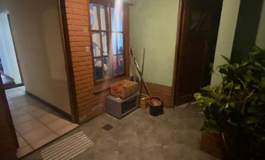 Excelente PH al frente, 3 dorm,2 baños, cochera, patio y quincho.