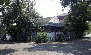 Rumah lama hitung tanah di manyar jaya Surabaya