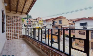 Casa en Castilla Medellin(MLS#246335)