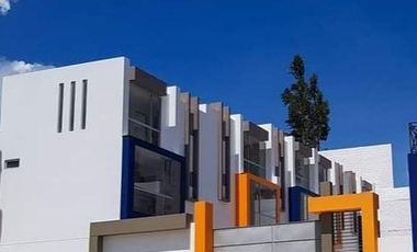 VENTA-Casas de Venta a Estrenar en Riobamba sector ciudad Blboa /23urb076