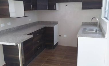 VENTA-Casas de Venta a Estrenar en Riobamba sector ciudad Blboa /23urb076