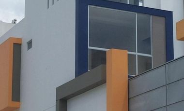 VENTA-Casas de Venta a Estrenar en Riobamba sector ciudad Blboa /23urb076