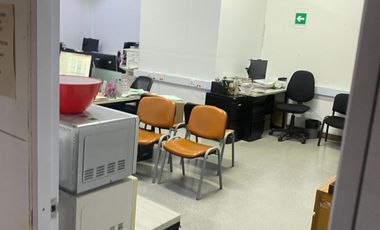 oficina en venta en envigado parque. Cod V13623