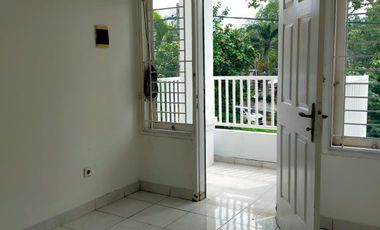 Dijual Rumah Nyaman di Regency Melati Mas - Dekat Alam Sutera & BSD